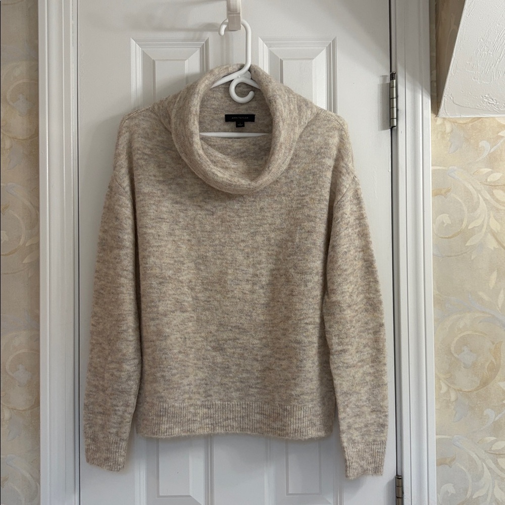 Ann Taylor Vintage Cozy Neutral Heather Wool Blend Cowl-neck Sweater. EUC